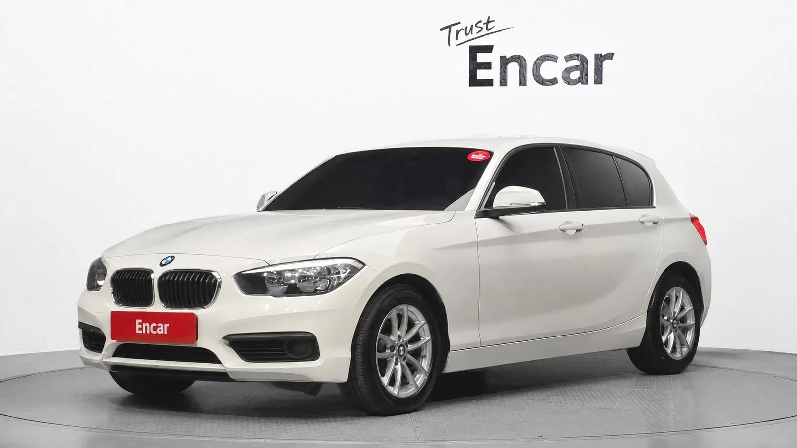 BMW Série 1 (F20) 118d Joy 5 portes 2019 — photo 1 sur 26