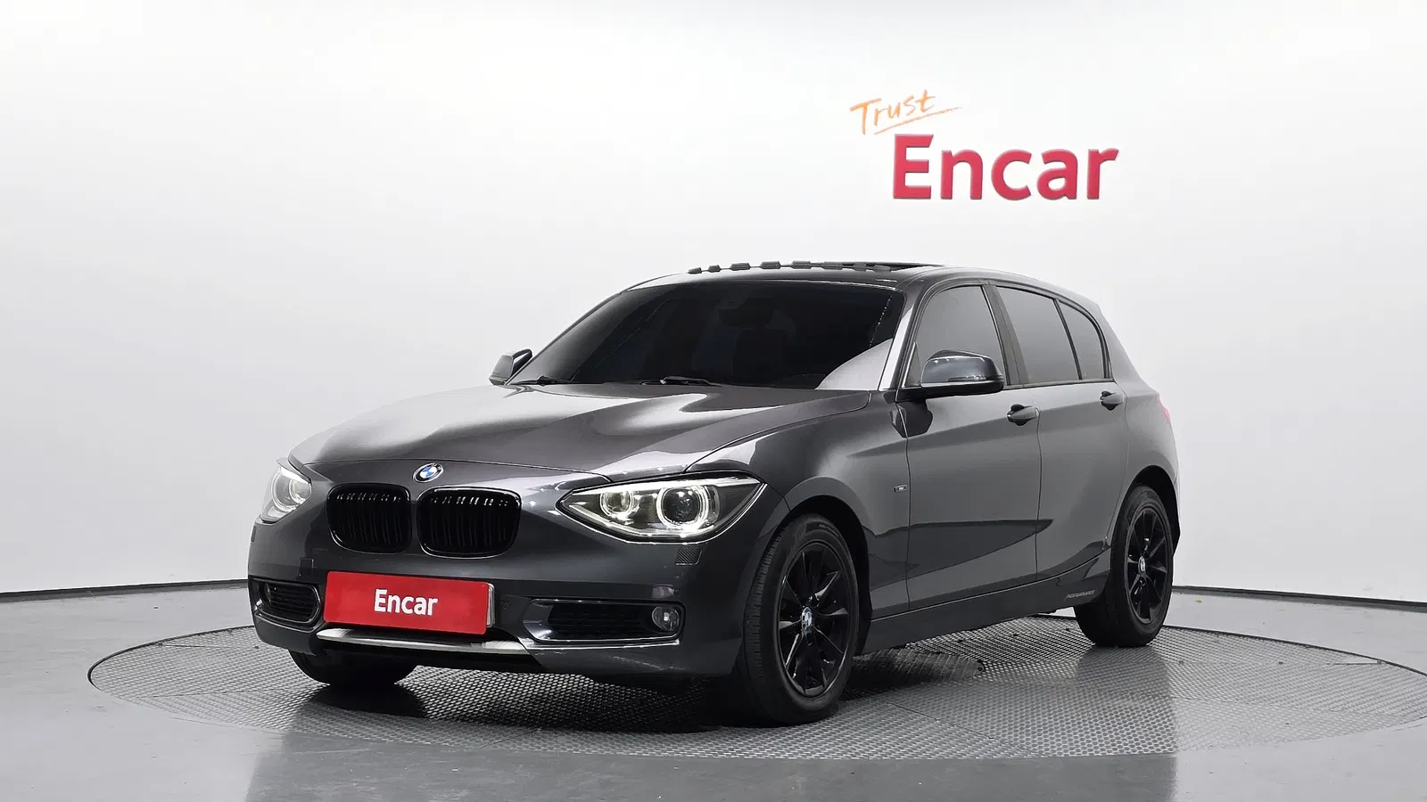 BMW Série 1 (F20) 118d Urban Pack1 5 portes 2013 — photo 1 sur 20