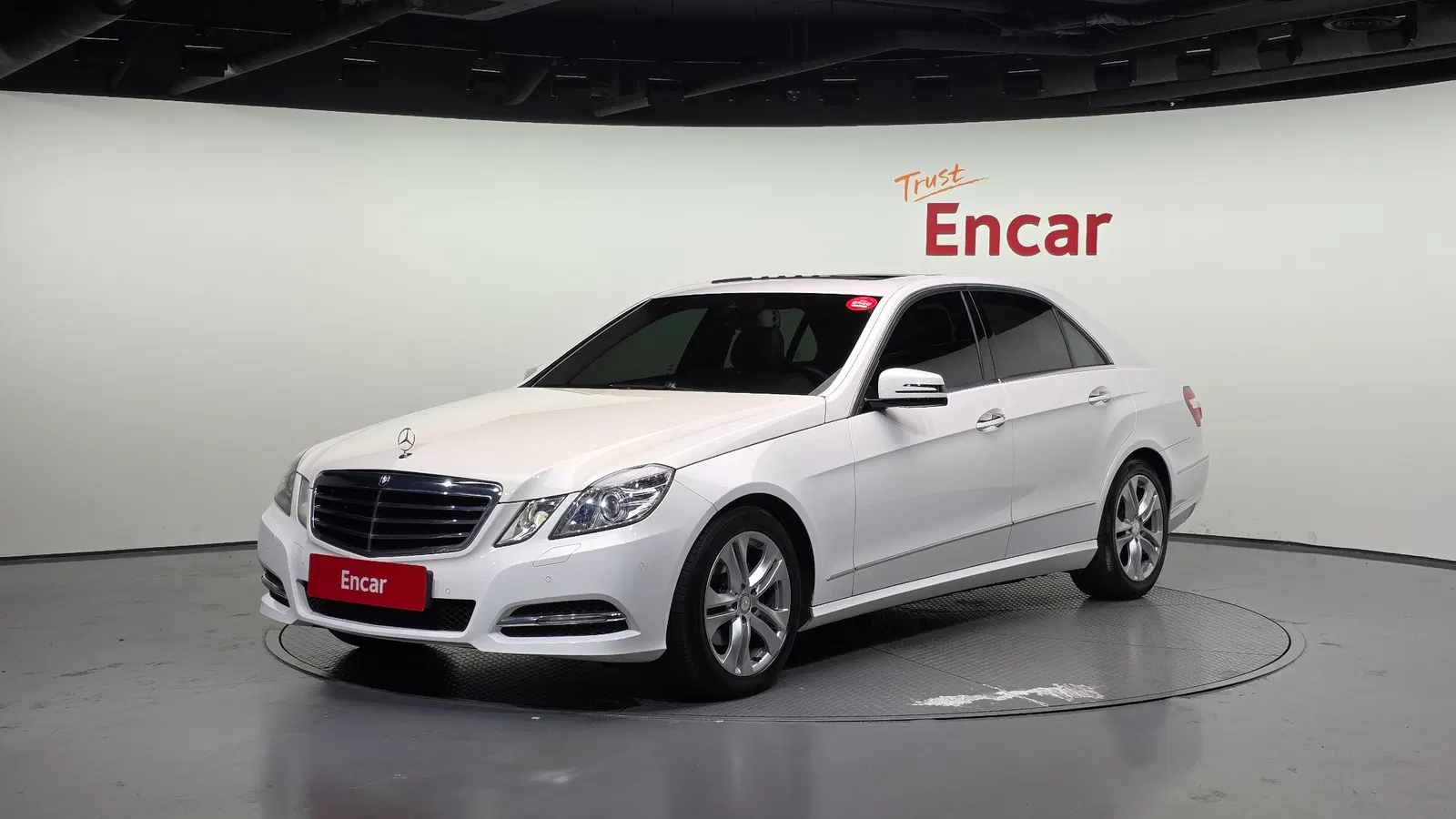 Mercedes-Benz Classe E E220 CDI Avantgarde (W212) 2013 — photo 1 sur 20