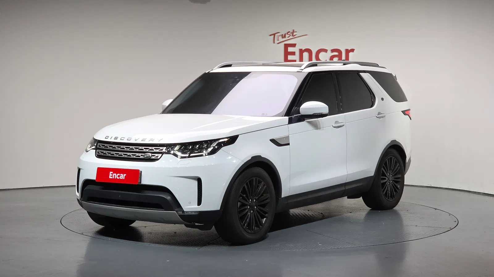 Land Rover Discovery 5 3.0 TD6 HSE Luxury 2017 — photo 1 sur 20