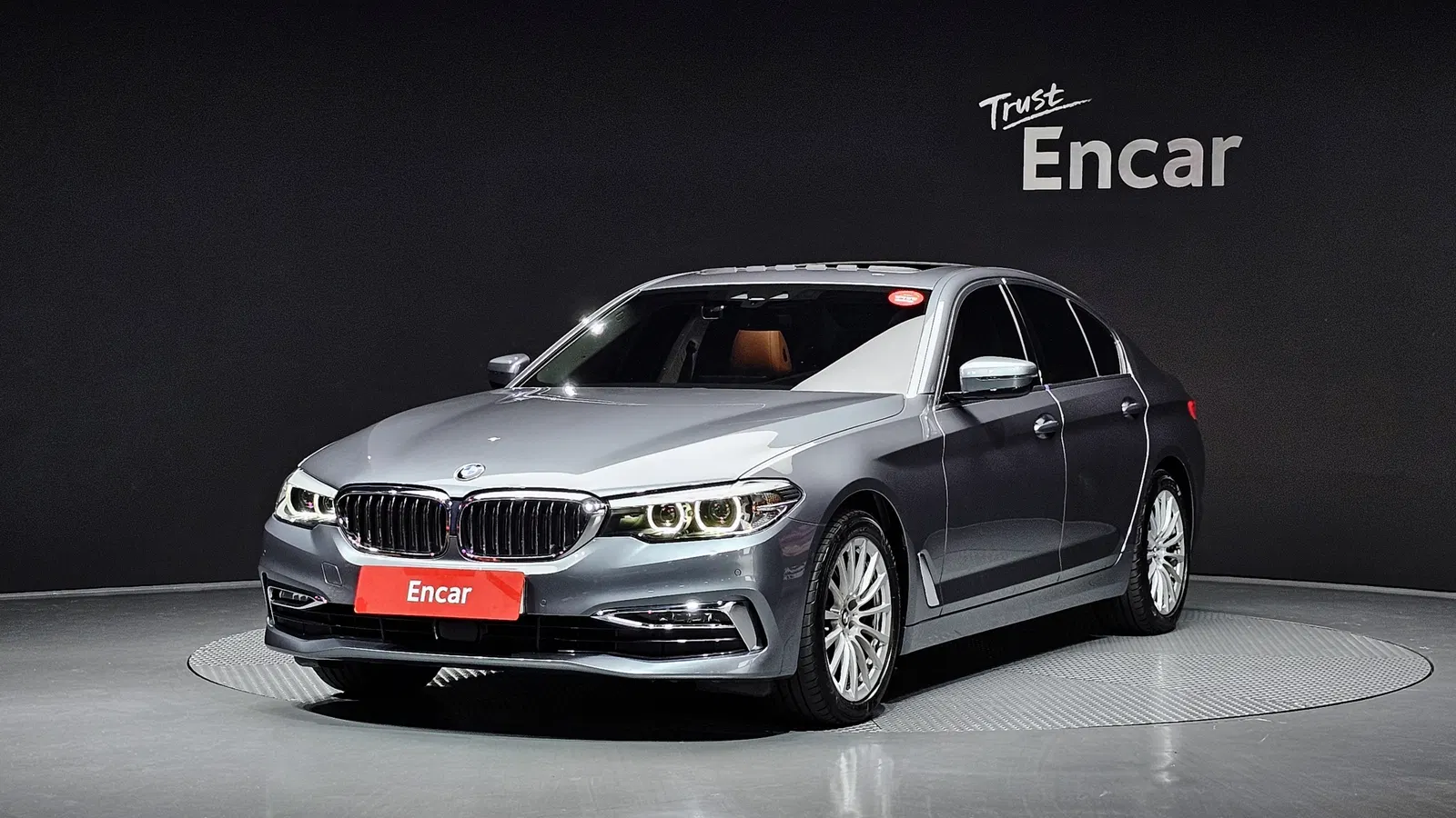 BMW Série 5 (G30) 520i Luxury 2020 — photo 1 sur 20