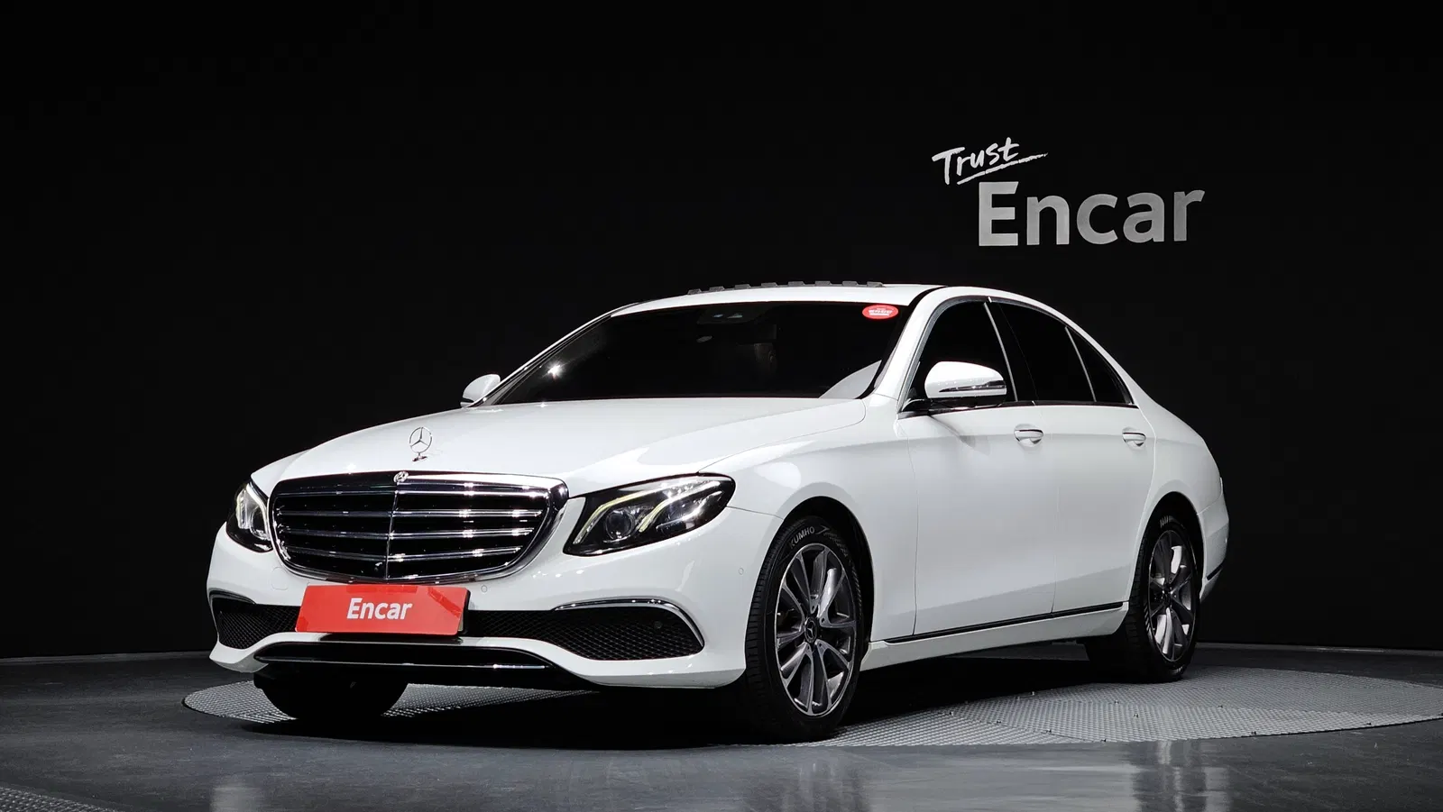 Mercedes-Benz Classe E E300 Exclusive Standard (W213) 2018 — photo 1 sur 20