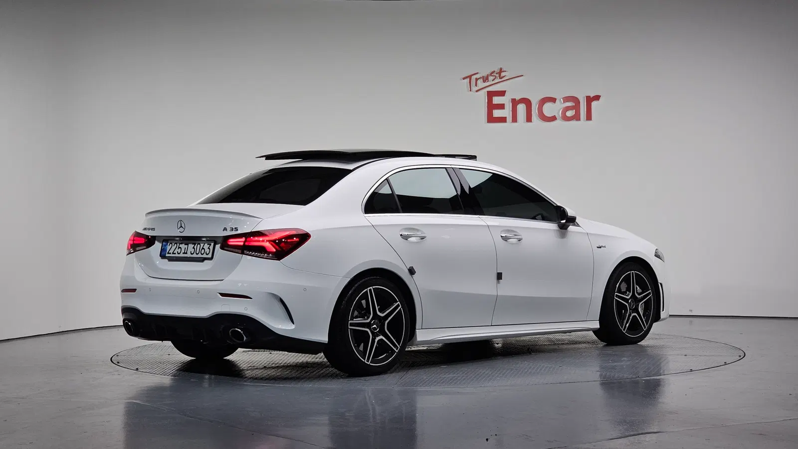 Mercedes-AMG Classe A A35 4MATIC Berline (W177) 2020 — photo 1 sur 20