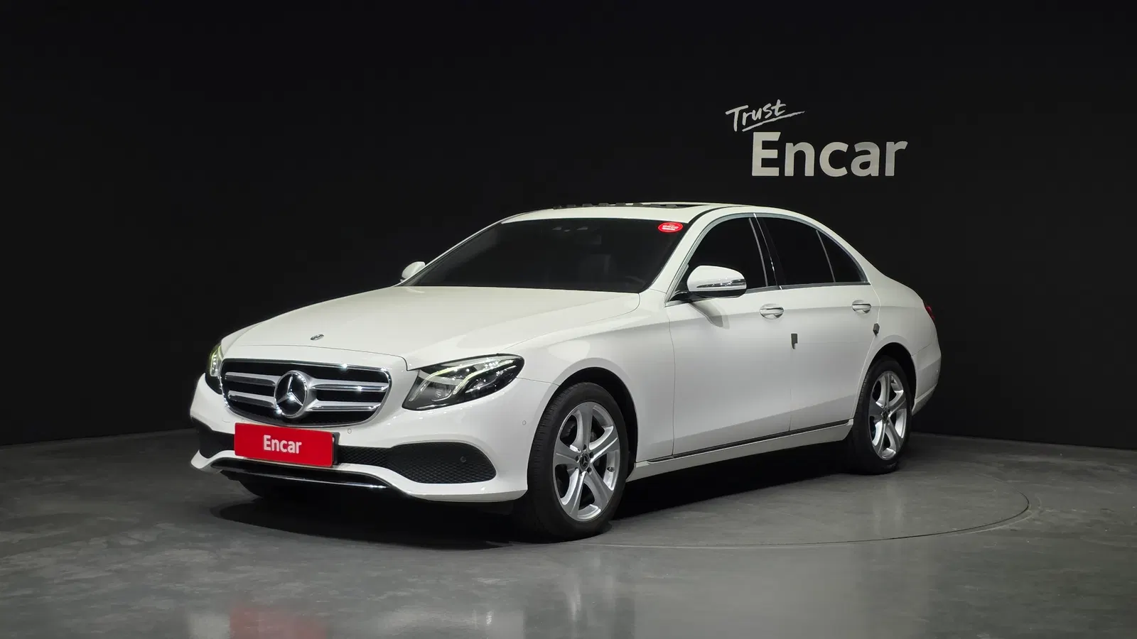Mercedes-Benz Classe E E220d 4MATIC Avantgarde (W213) 2018 — photo 1 sur 20