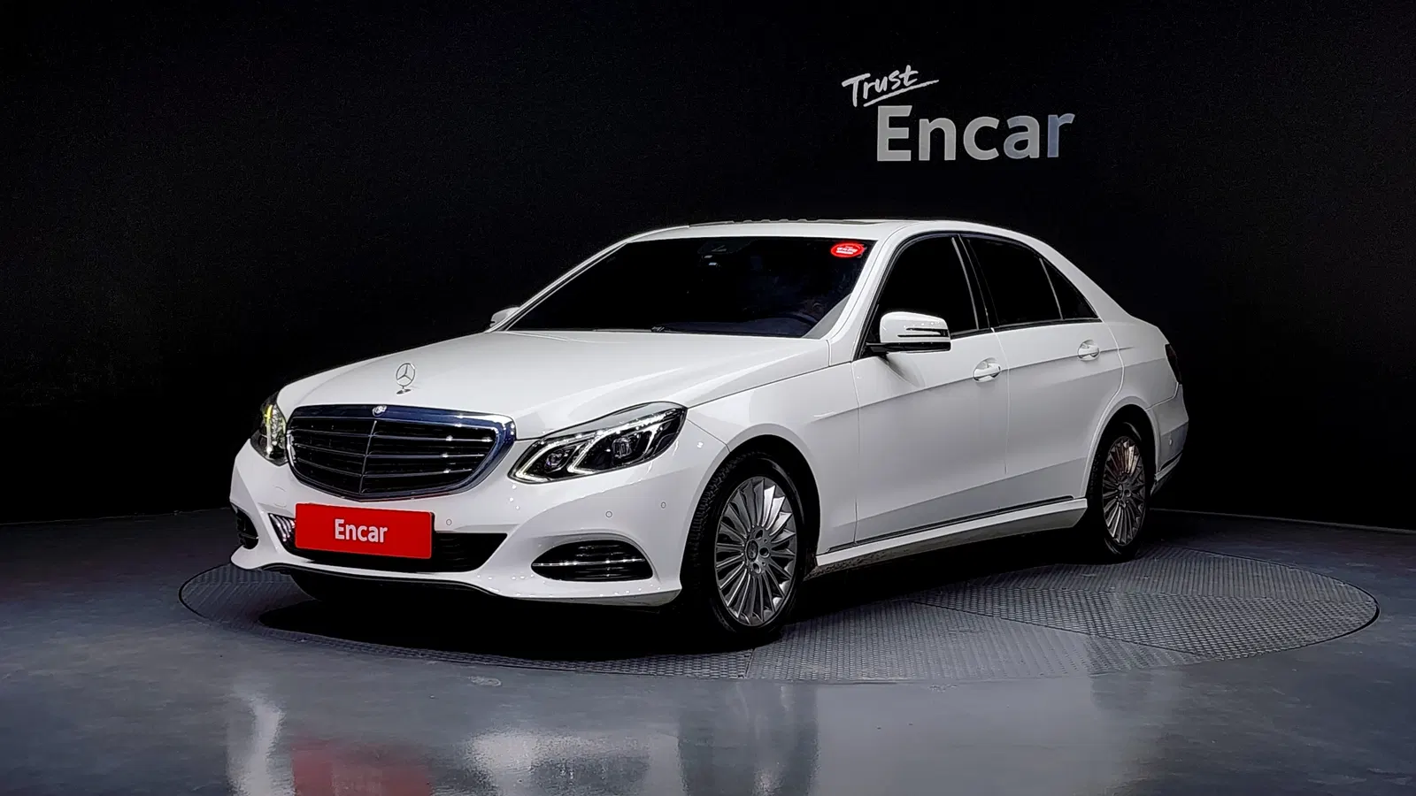 Mercedes-Benz Classe E E200 Elegance (W212) 2014 — photo 1 sur 20