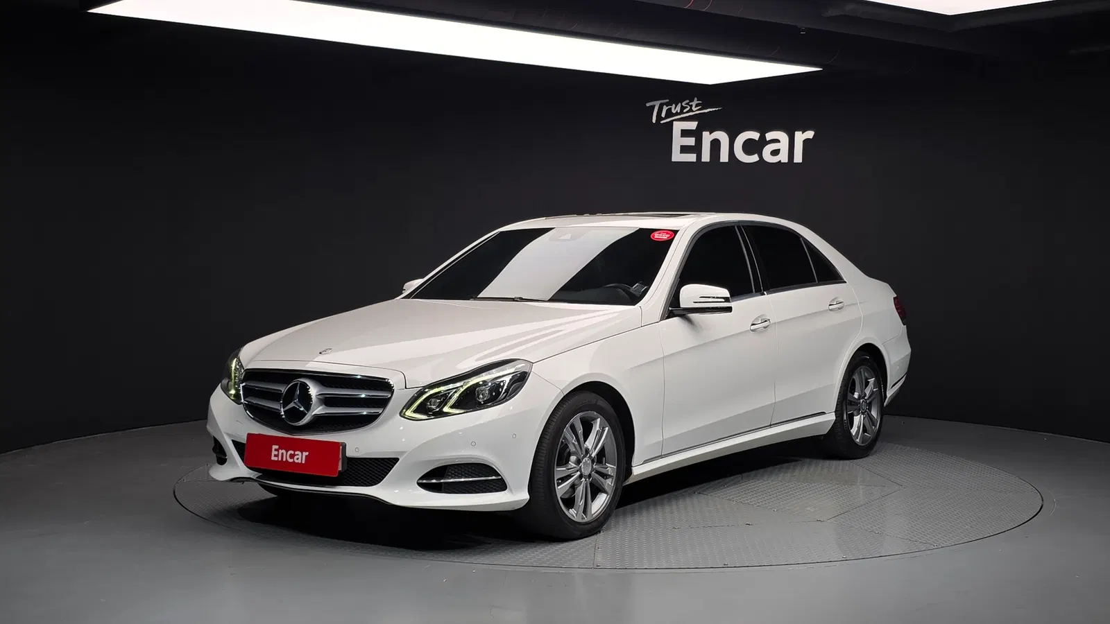 Mercedes-Benz Classe E E220 CDI Avantgarde (W212) 2014 — photo 1 sur 20