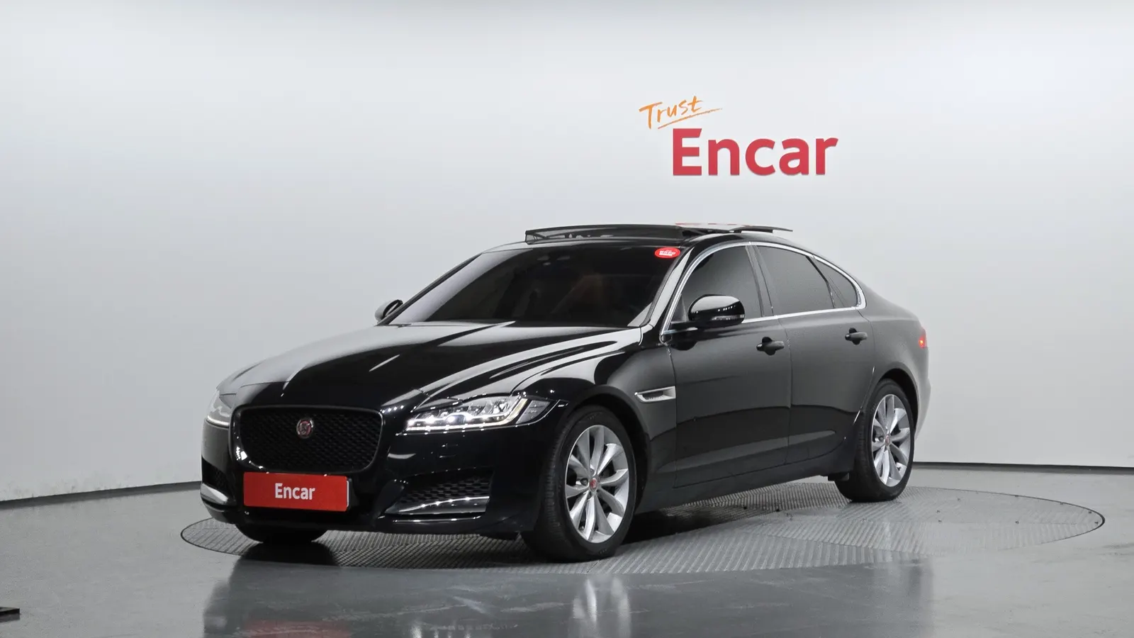 Jaguar XF (X260) 20d Portfolio AWD 2019 — photo 1 sur 20