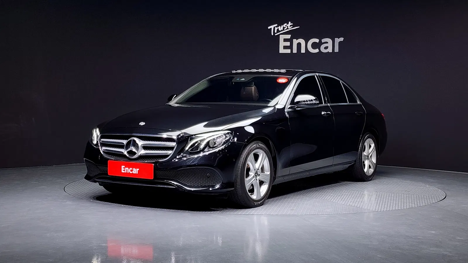 Mercedes-Benz Classe E E200 Avantgarde (W213) 2018 — photo 1 sur 20