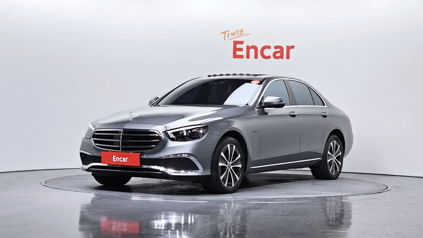 Mercedes-Benz Classe E E300e 4MATIC Exclusive (W213) 2021 — photo 1 sur 20