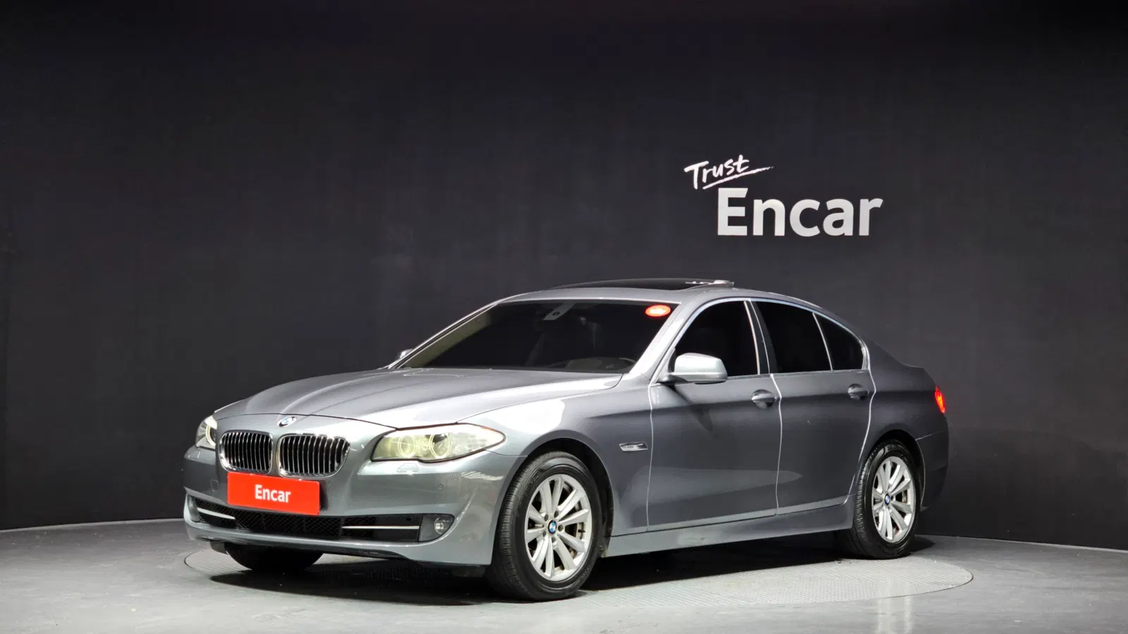 BMW Série 5 (F10) 520d 2011 — photo 1 sur 20