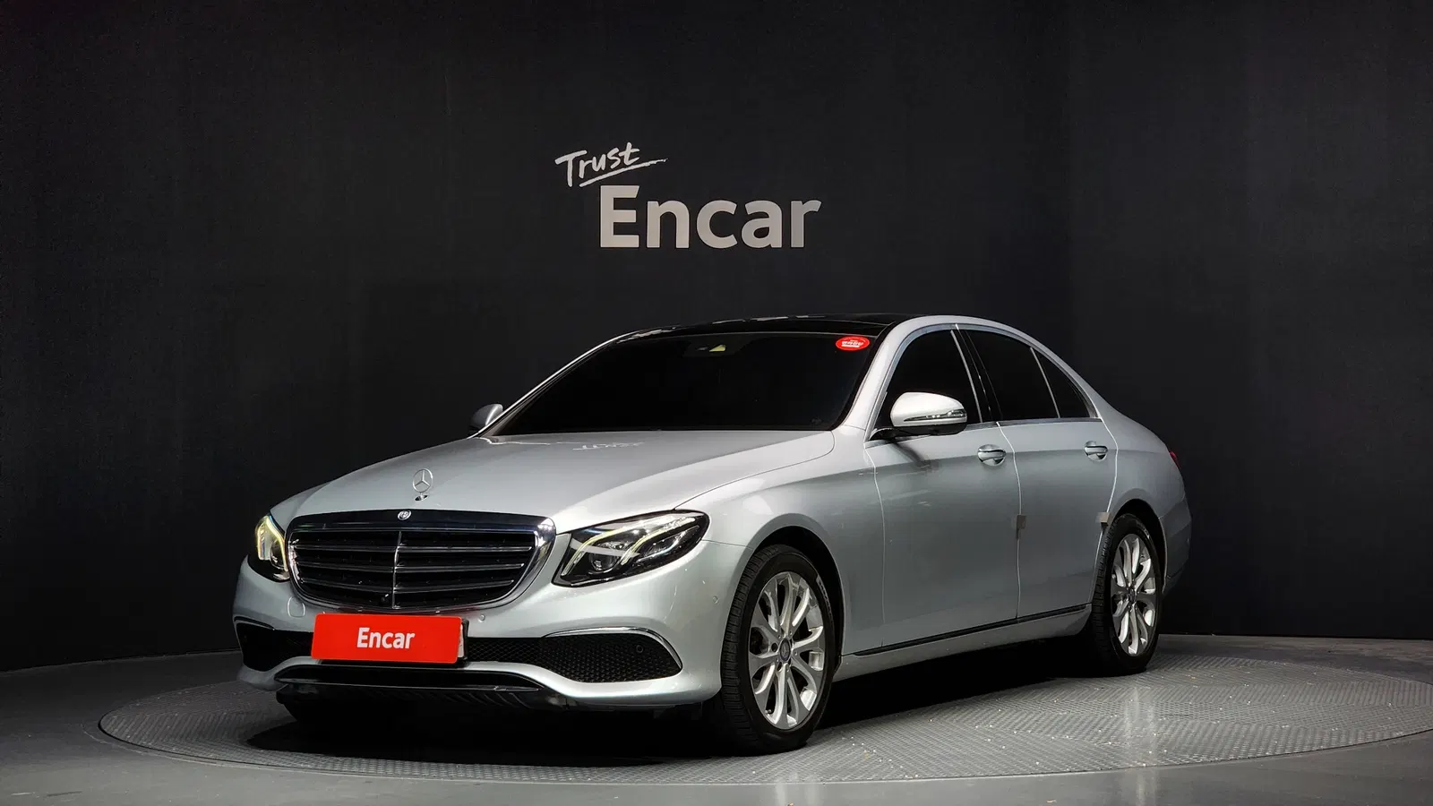 Mercedes-Benz Classe E E300 Exclusive (W213) 2017 — photo 1 sur 20