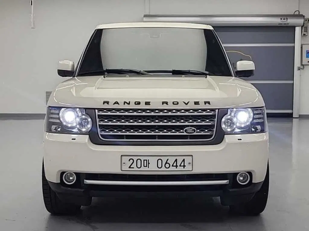 Land Rover Range Rover V8 5.0 Supercharged 2010 — photo 1 sur 26