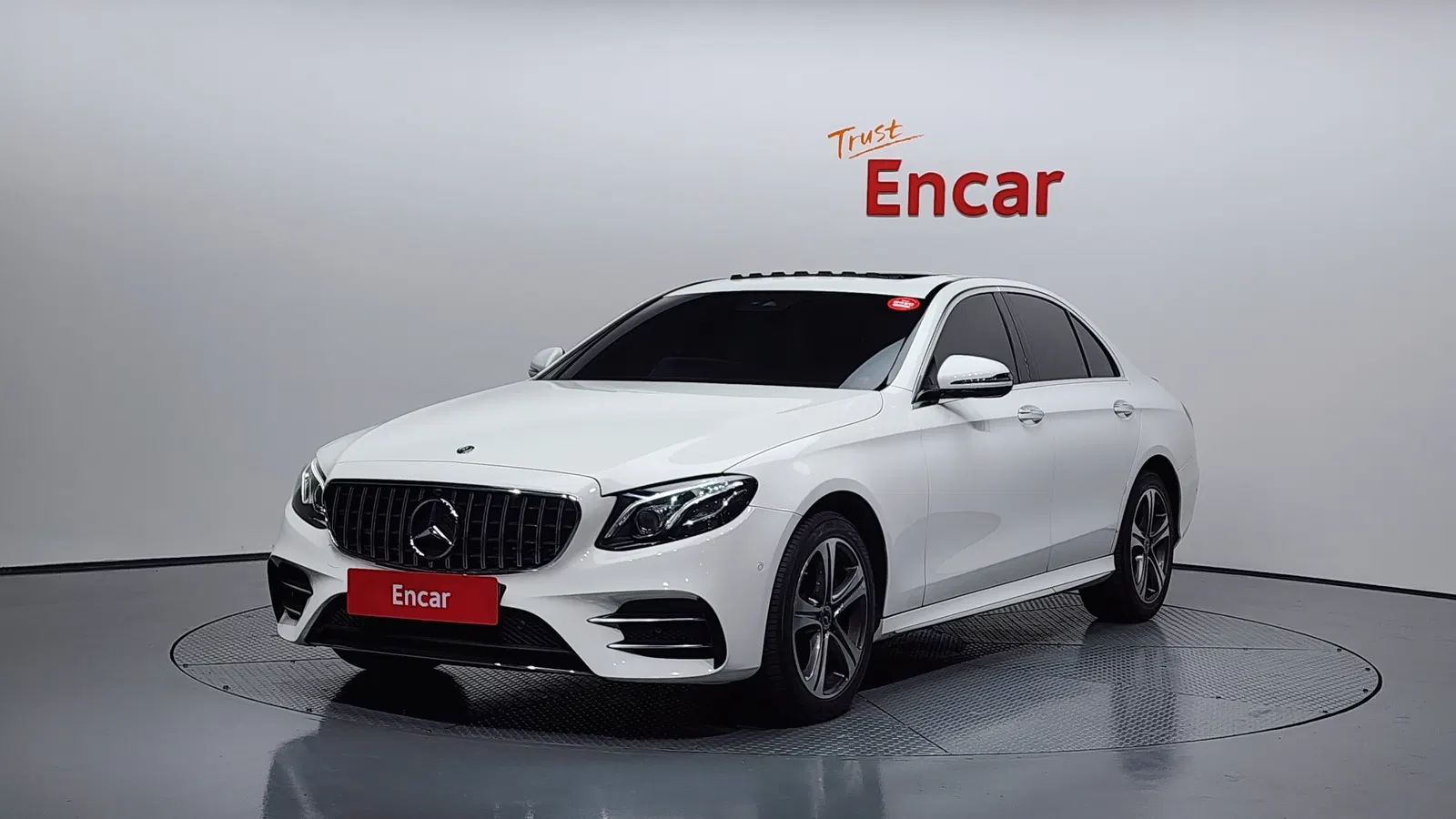 Mercedes-Benz Classe E E220d Avantgarde (W213) 2019 — photo 1 sur 20