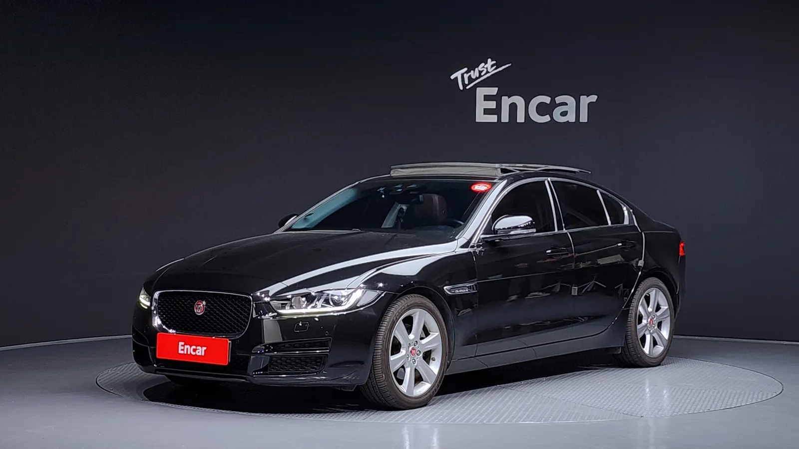 Jaguar XE 20d Portfolio 2016 — photo 1 sur 20