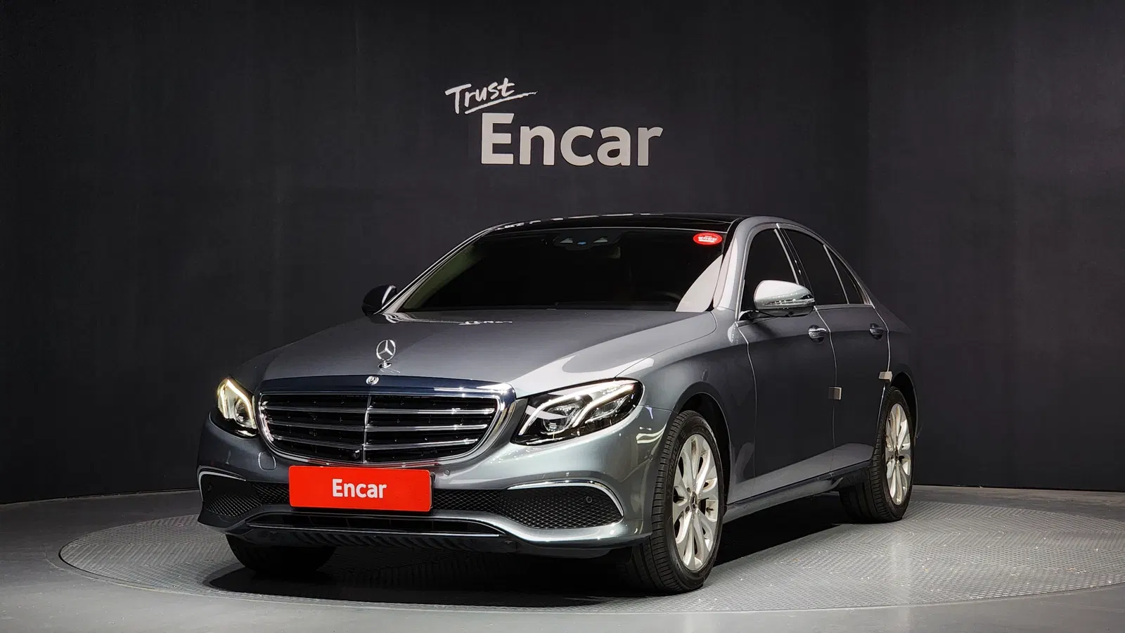 Mercedes-Benz Classe E E300 4MATIC Exclusive (W213) 2019 — photo 1 sur 20