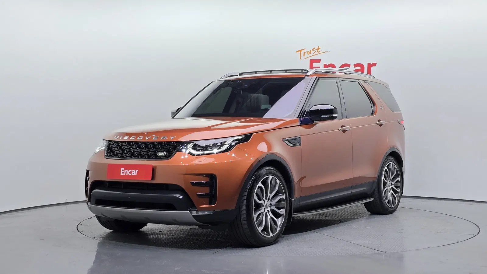 Land Rover Discovery 5 3.0 TD6 HSE Luxury 2017 — photo 1 sur 20