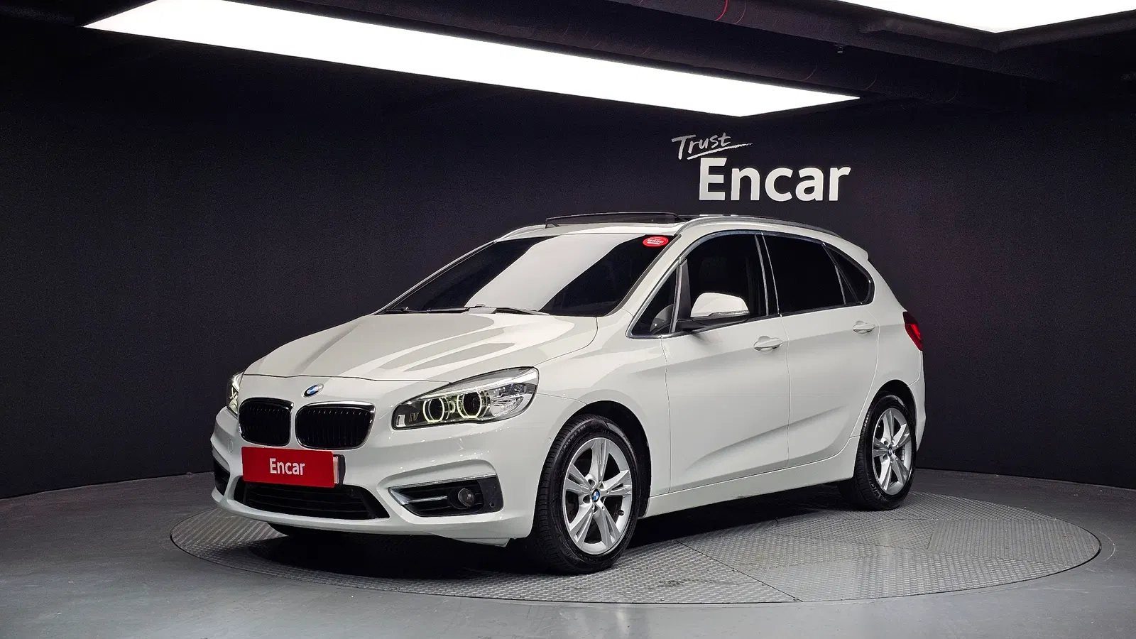 BMW Série 2 Active Tourer (F45) Joy 2016 — photo 1 sur 20