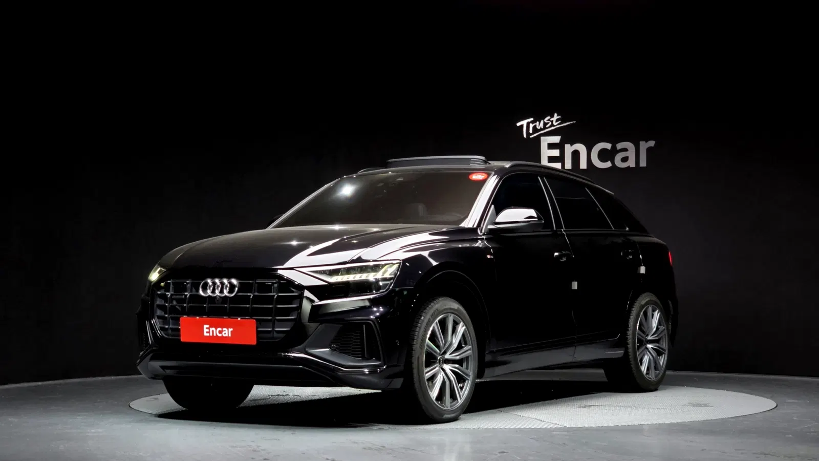 Audi Q8 (4M) 55 TFSI Quattro Premium 2021 — photo 1 sur 20