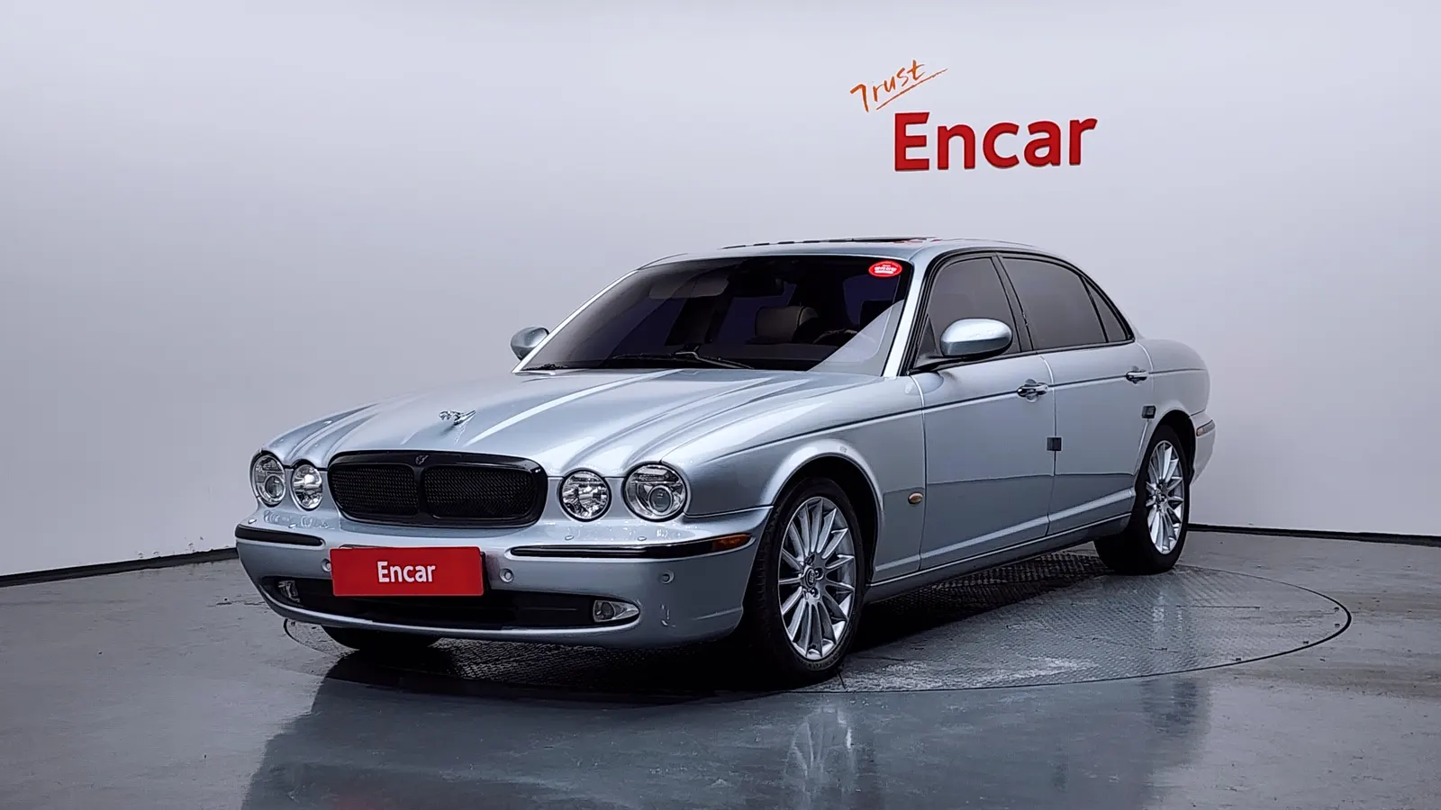 Jaguar New XJ 2.7D LWB 2007 — photo 1 sur 26