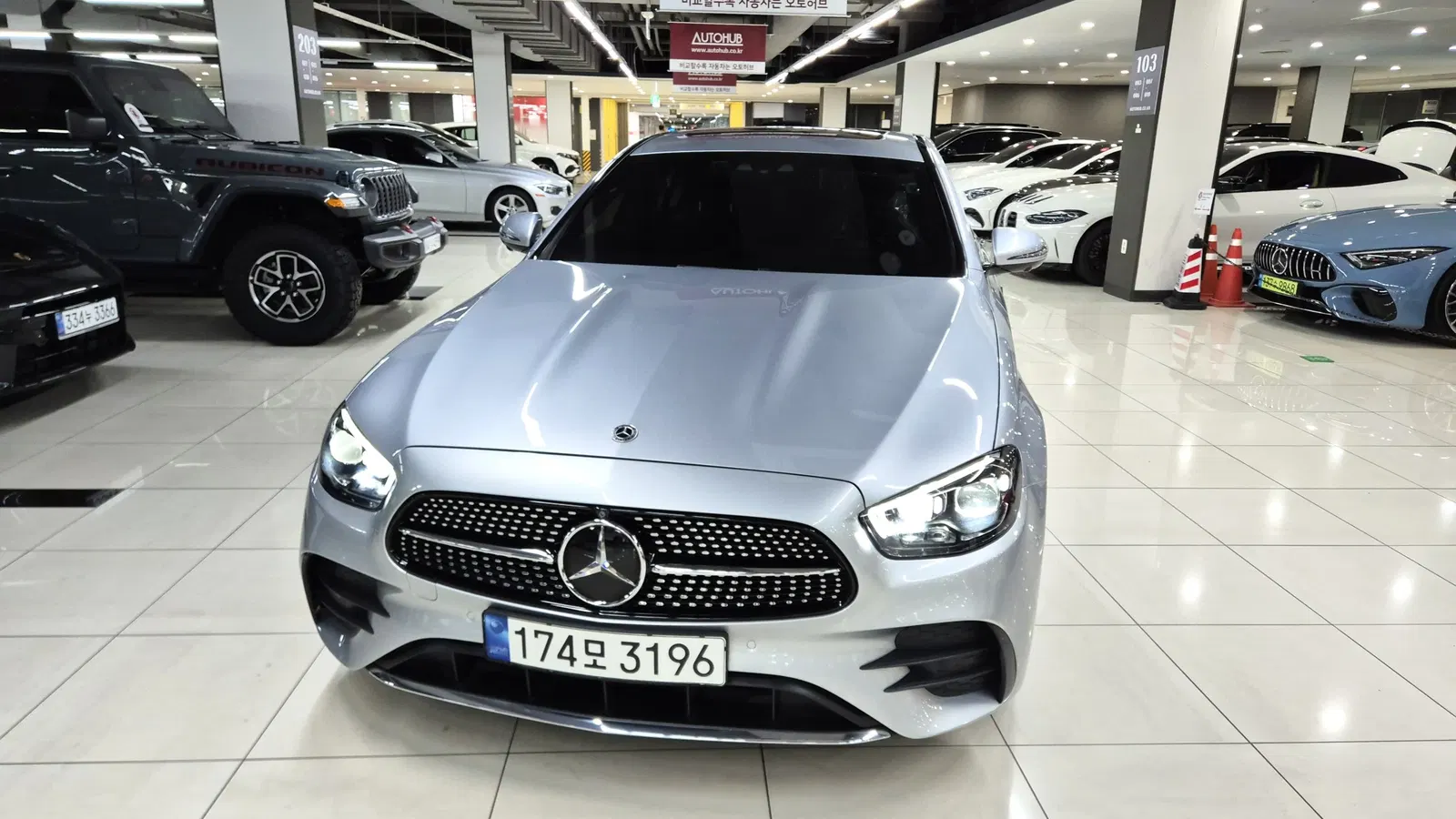 Mercedes-Benz Classe E AMG Line · E220d 4MATIC (W213) 2023 — photo 1 sur 26