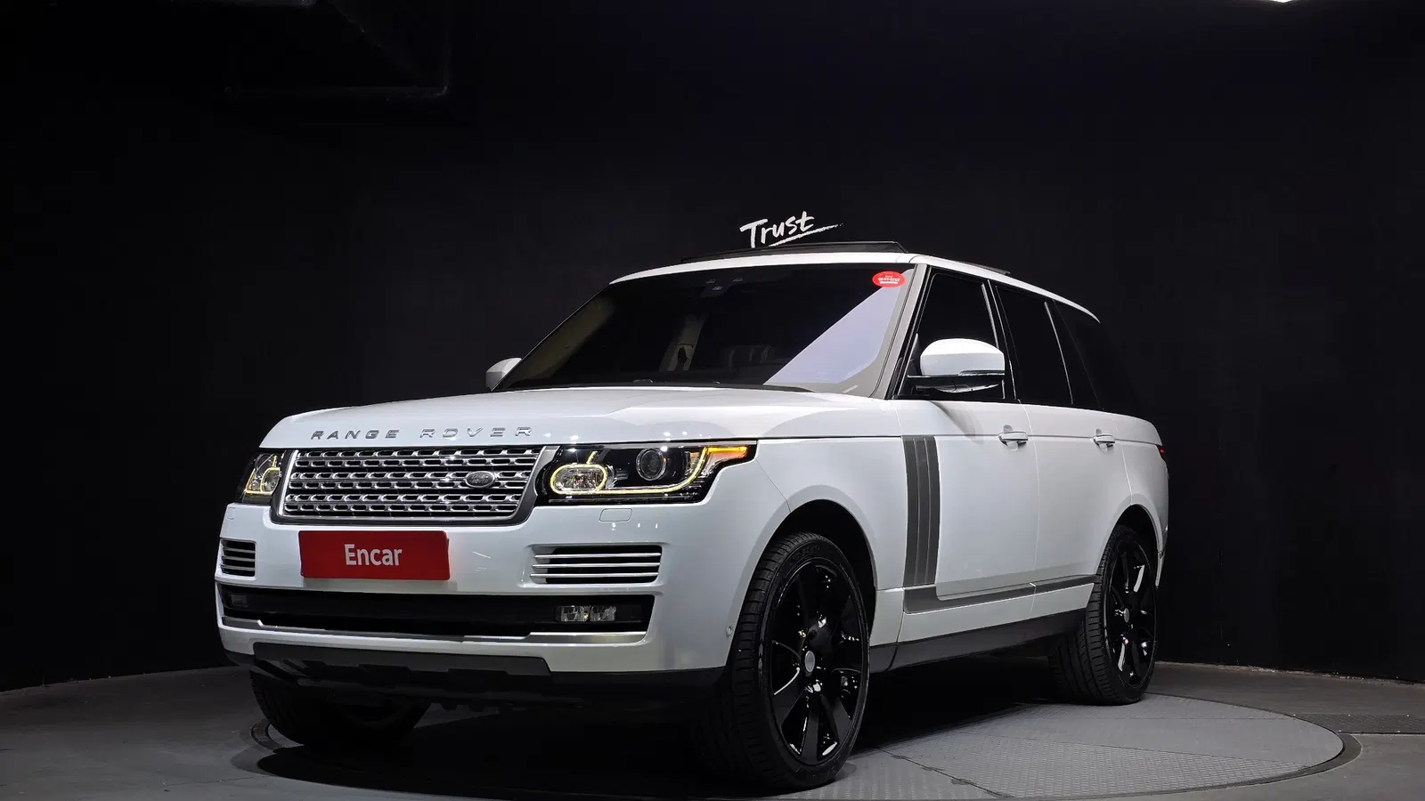 Land Rover Range Rover 4e génération 4.4 SDV8 AB Diesel 2017 — photo 1 sur 26