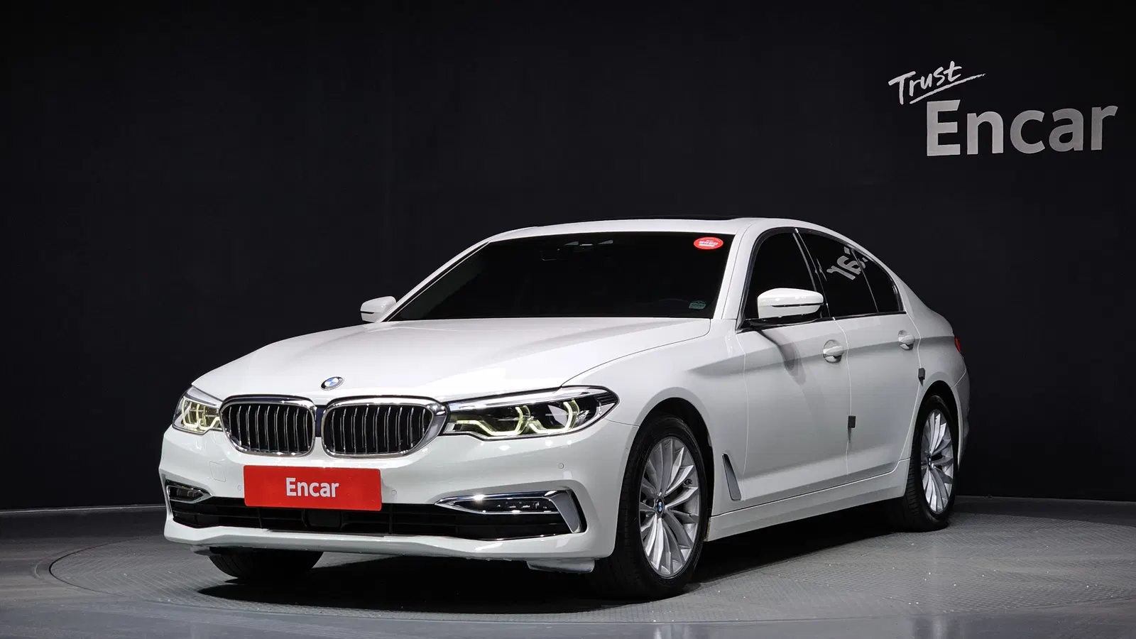 BMW Série 5 (G30) 530i xDrive Luxury Plus 2020 — photo 1 sur 20