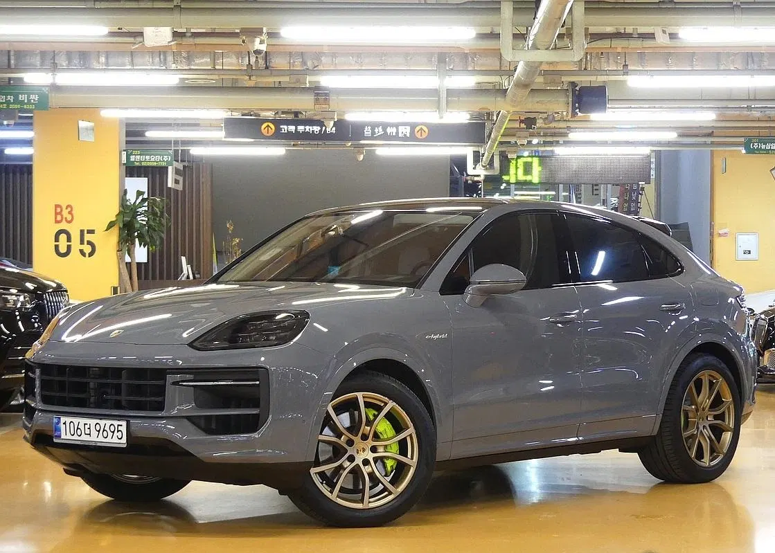 Porsche Cayenne (PO536) 3.0 E-Hybride Coupé 2024 — photo 1 sur 26