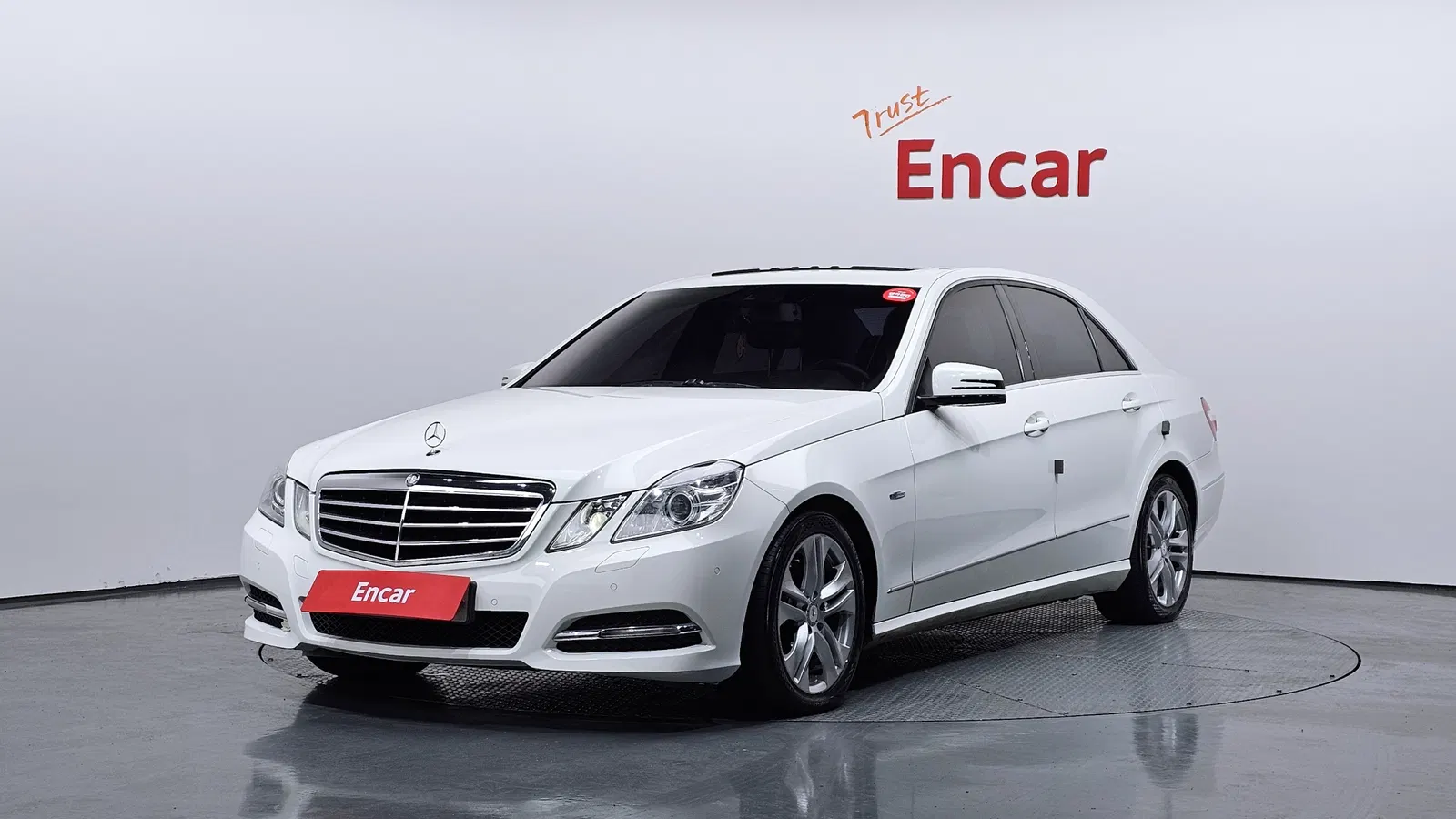 Mercedes-Benz Classe E E220 CDI Avantgarde (W212) 2012 — photo 1 sur 20