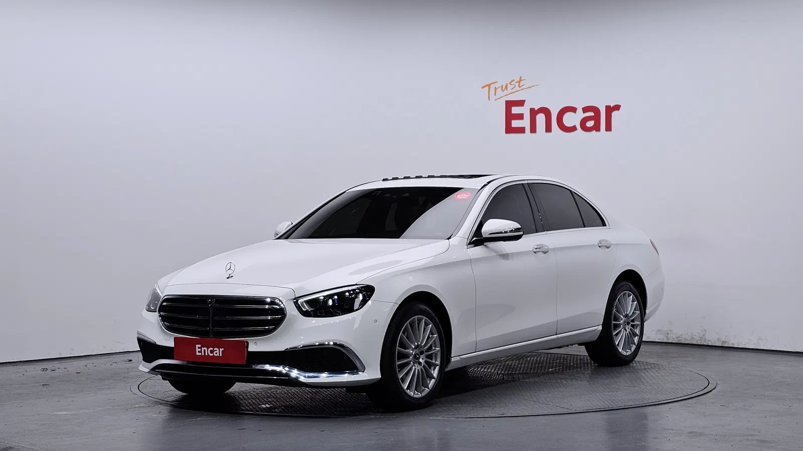 Mercedes-Benz Classe E E250 Exclusive (W213) 2023 — photo 1 sur 26