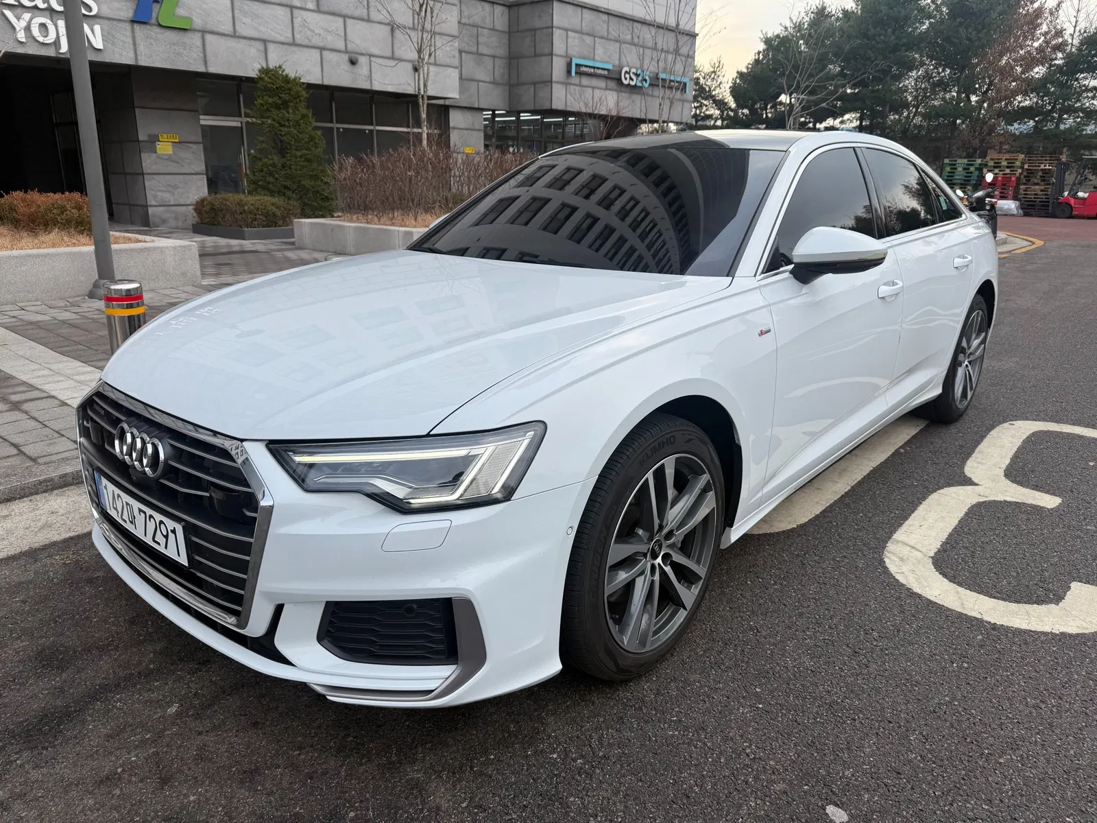 Audi A6 (C8) 45 TFSI Quattro Premium 2021 — photo 1 sur 26