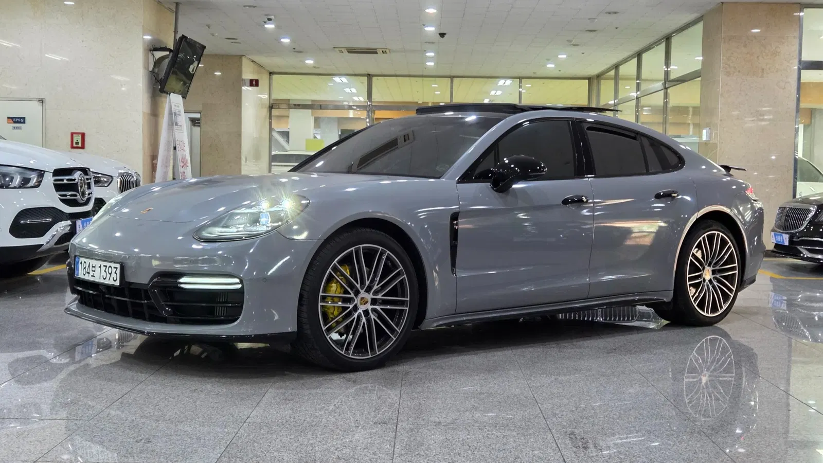 Porsche Panamera (971) 2.9 4S 2018 — photo 1 sur 26