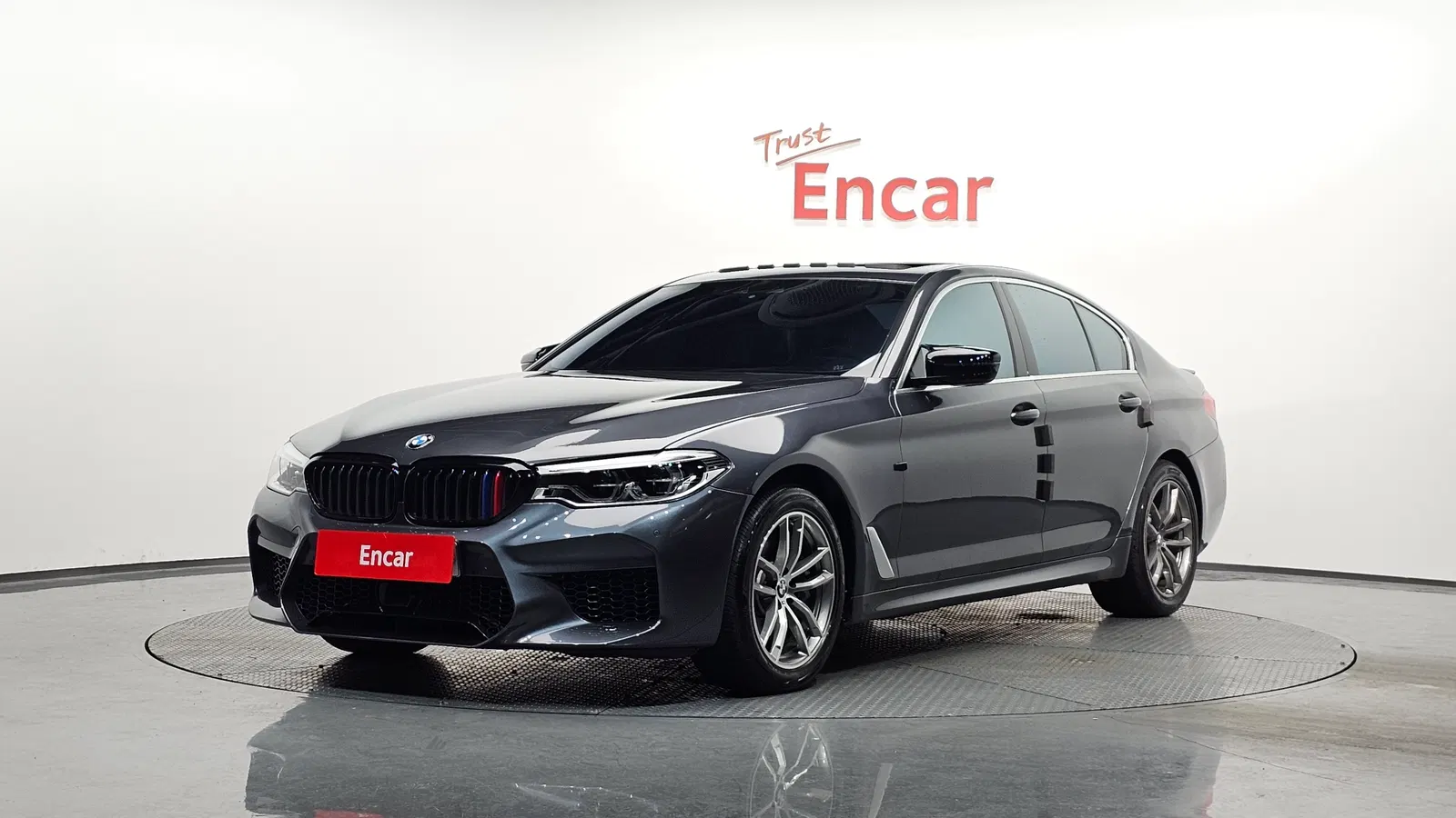 BMW Série 5 (G30) 530i M Sport 2018 — photo 1 sur 20