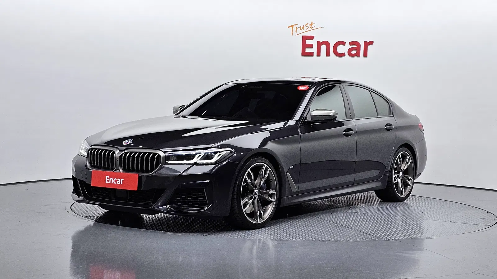 BMW Série 5 (G30) M550i xDrive 2021 — photo 1 sur 20