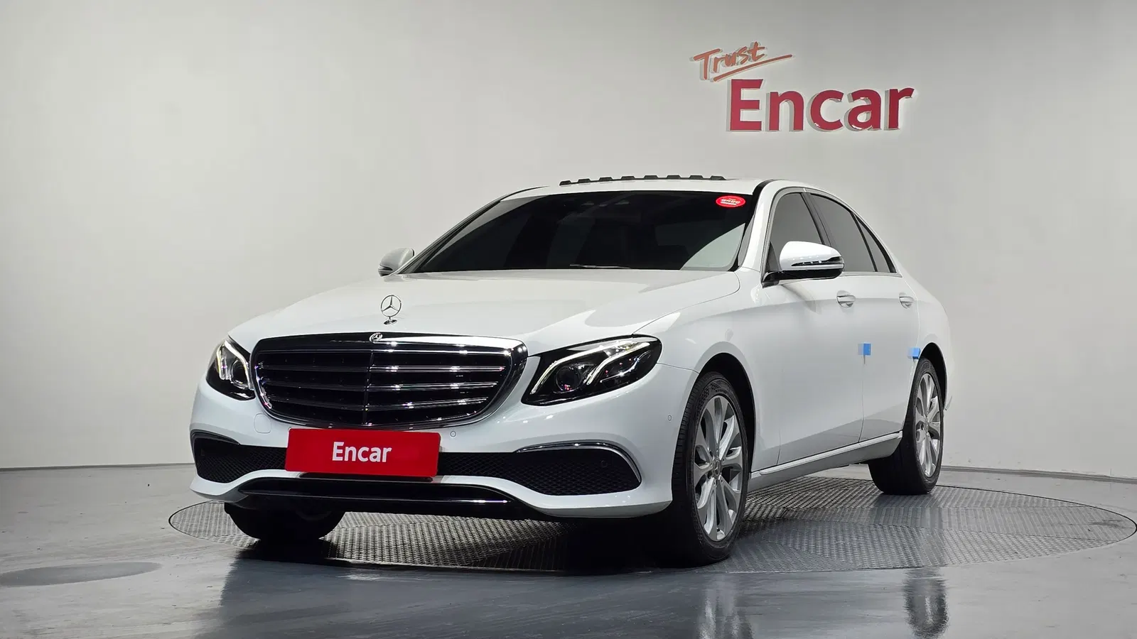 Mercedes-Benz Classe E E220d Exclusive (W213) 2018 — photo 1 sur 26