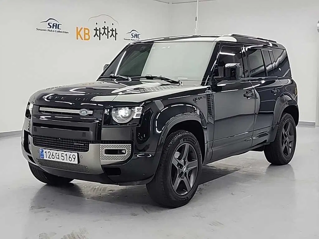 Land Rover Defender (L663) 110 P300 X-Dynamic SE 2022 — photo 1 sur 23