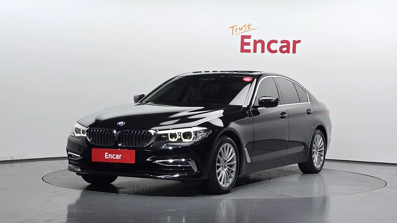 BMW Série 5 (G30) 520i Luxury 2020 — photo 1 sur 20