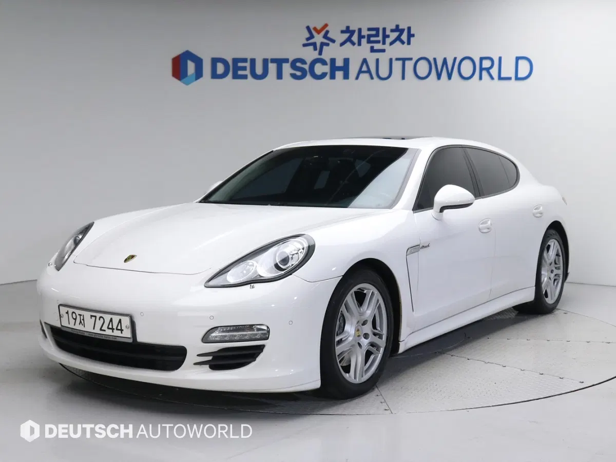 Porsche Panamera 3.0 Diesel 2012 — photo 1 sur 26