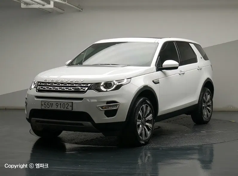 Land Rover Discovery Sport 2.0 TD4 HSE Luxury 2017 — photo 1 sur 26