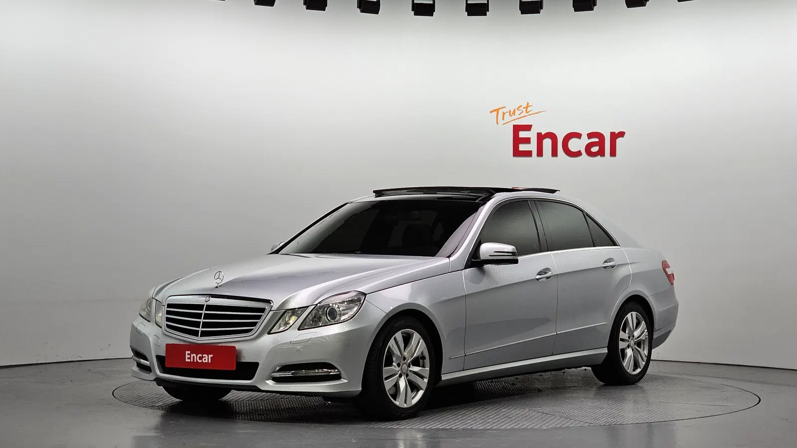 Mercedes-Benz Classe E E350 4MATIC Avantgarde (W212) 2011 — photo 1 sur 20