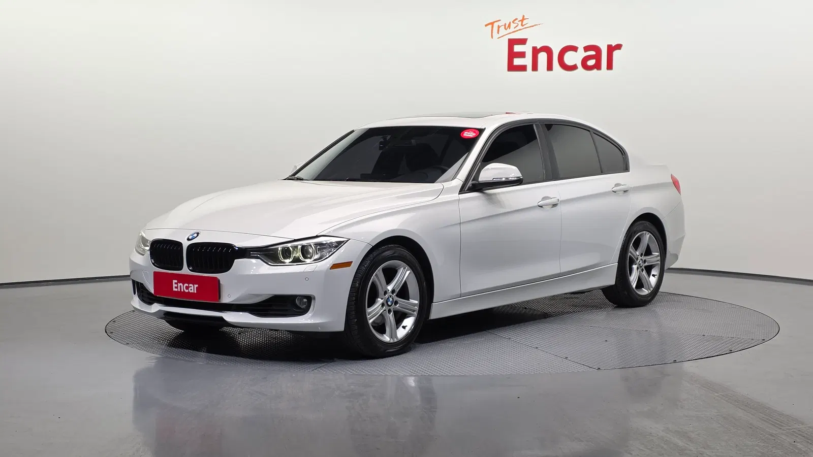 BMW Série 3 (F30) 320i 2013 — photo 1 sur 8