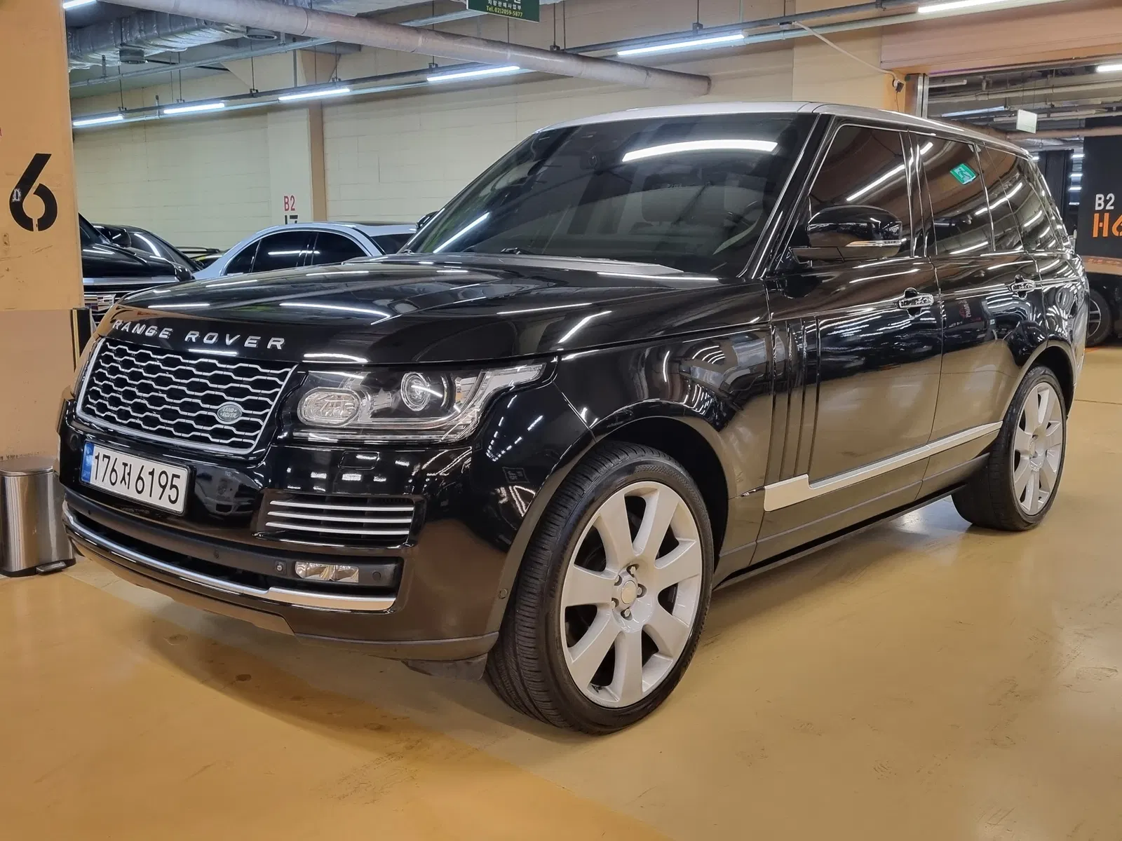 Land Rover Range Rover 4e génération 4.4 SDV8 AB Diesel 2015 — photo 1 sur 16