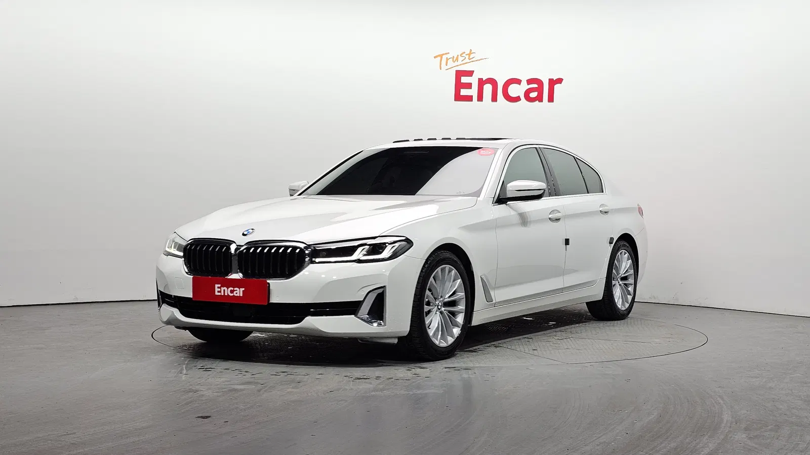 BMW Série 5 (G30) 520i Luxury 2022 — photo 1 sur 20