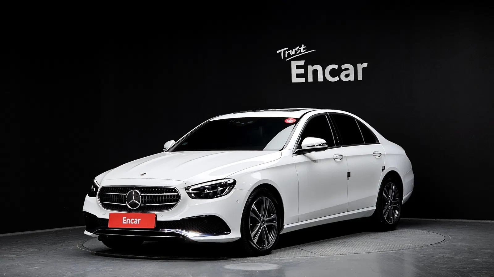 Mercedes-Benz Classe E E250 Avantgarde (W213) 2023 — photo 1 sur 20