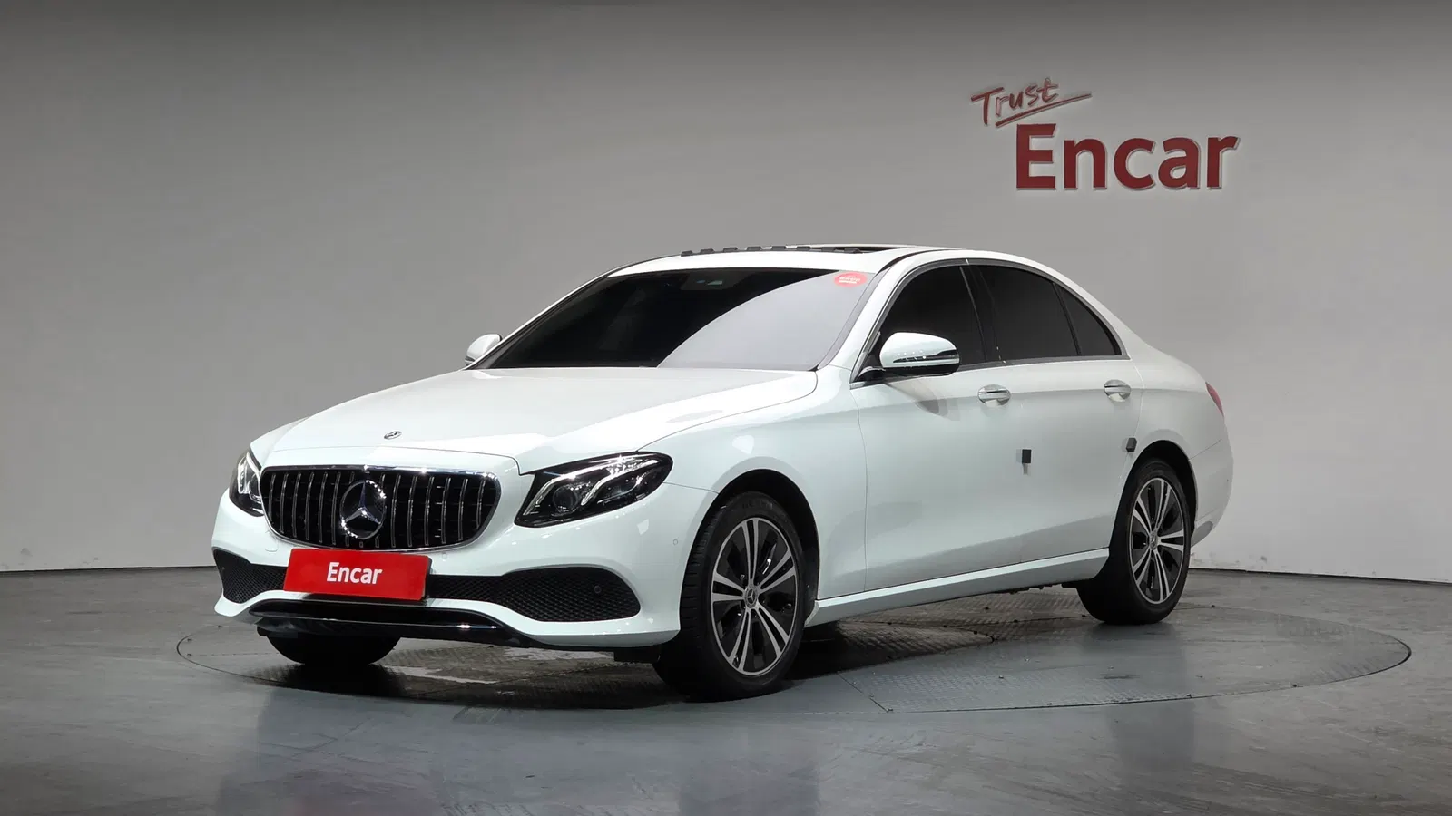 Mercedes-Benz Classe E E220d Avantgarde (W213) 2020 — photo 1 sur 20
