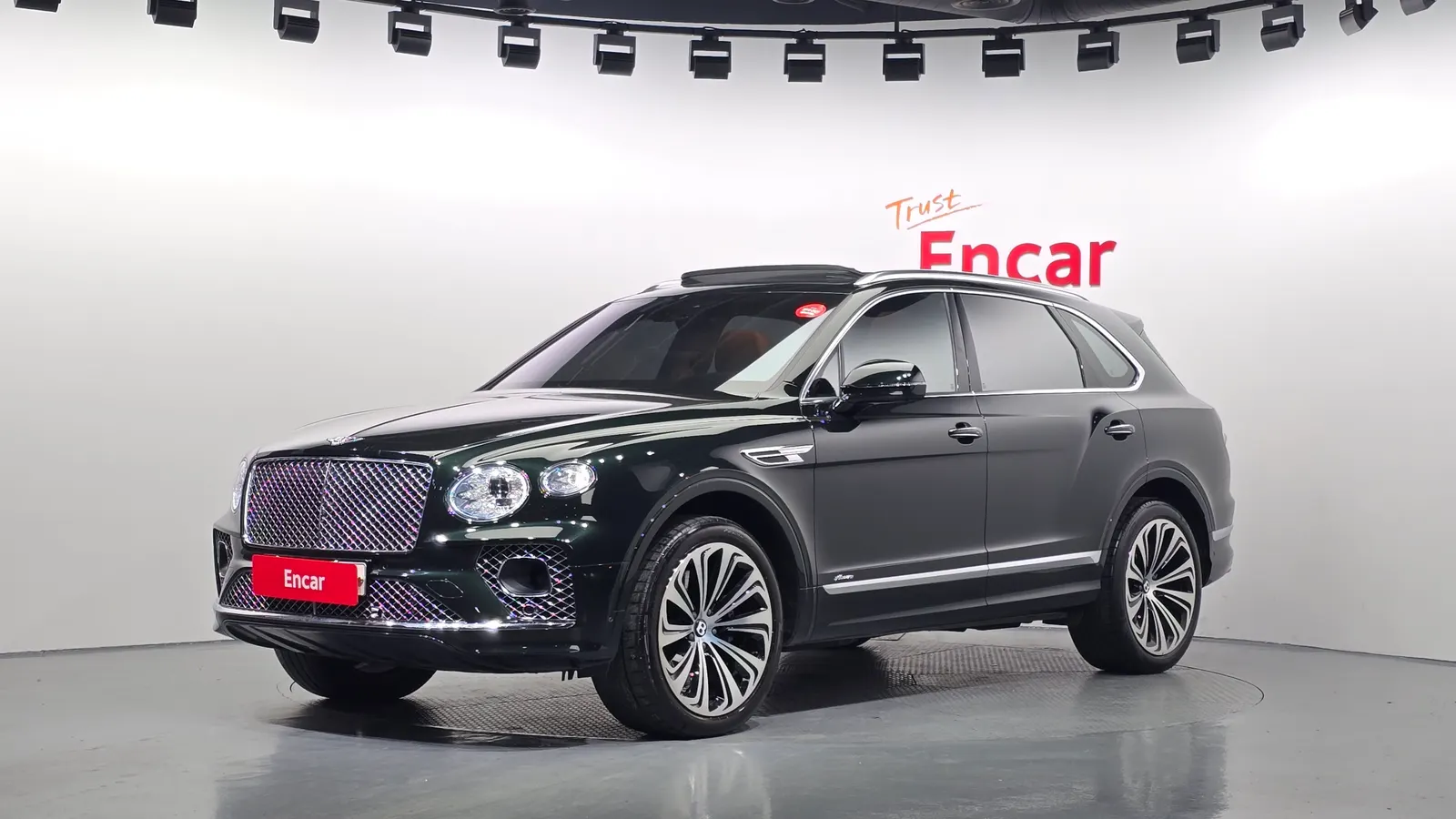 Bentley Bentayga 4.0 V8 Azure 2023 — photo 1 sur 20