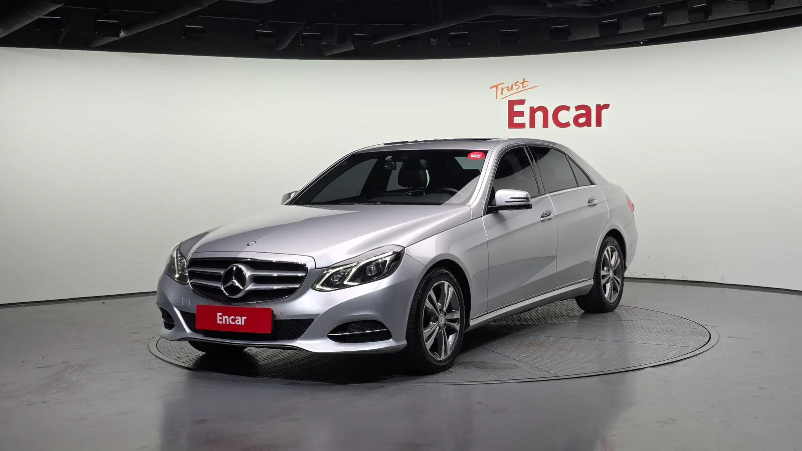 Mercedes-Benz Classe E E220 CDI Avantgarde (W212) 2014 — photo 1 sur 20