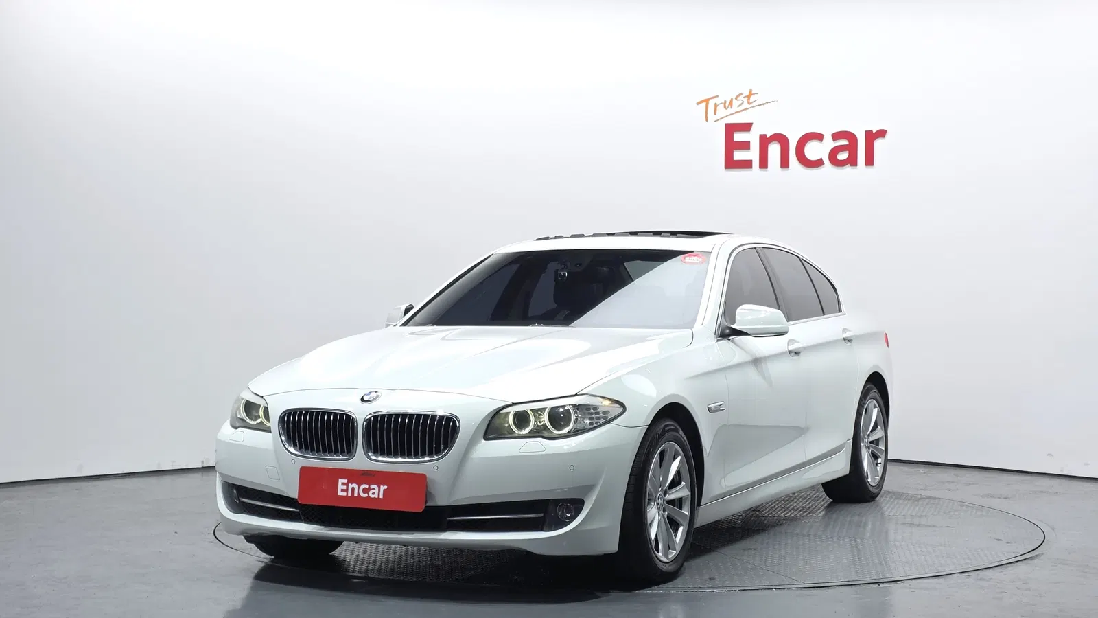BMW Série 5 (F10) 520d 2011 — photo 1 sur 20