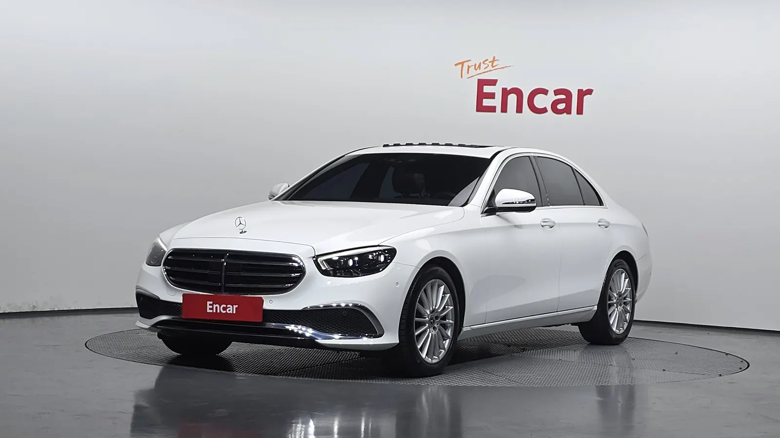 Mercedes-Benz Classe E E250 Exclusive (W213) 2021 — photo 1 sur 20
