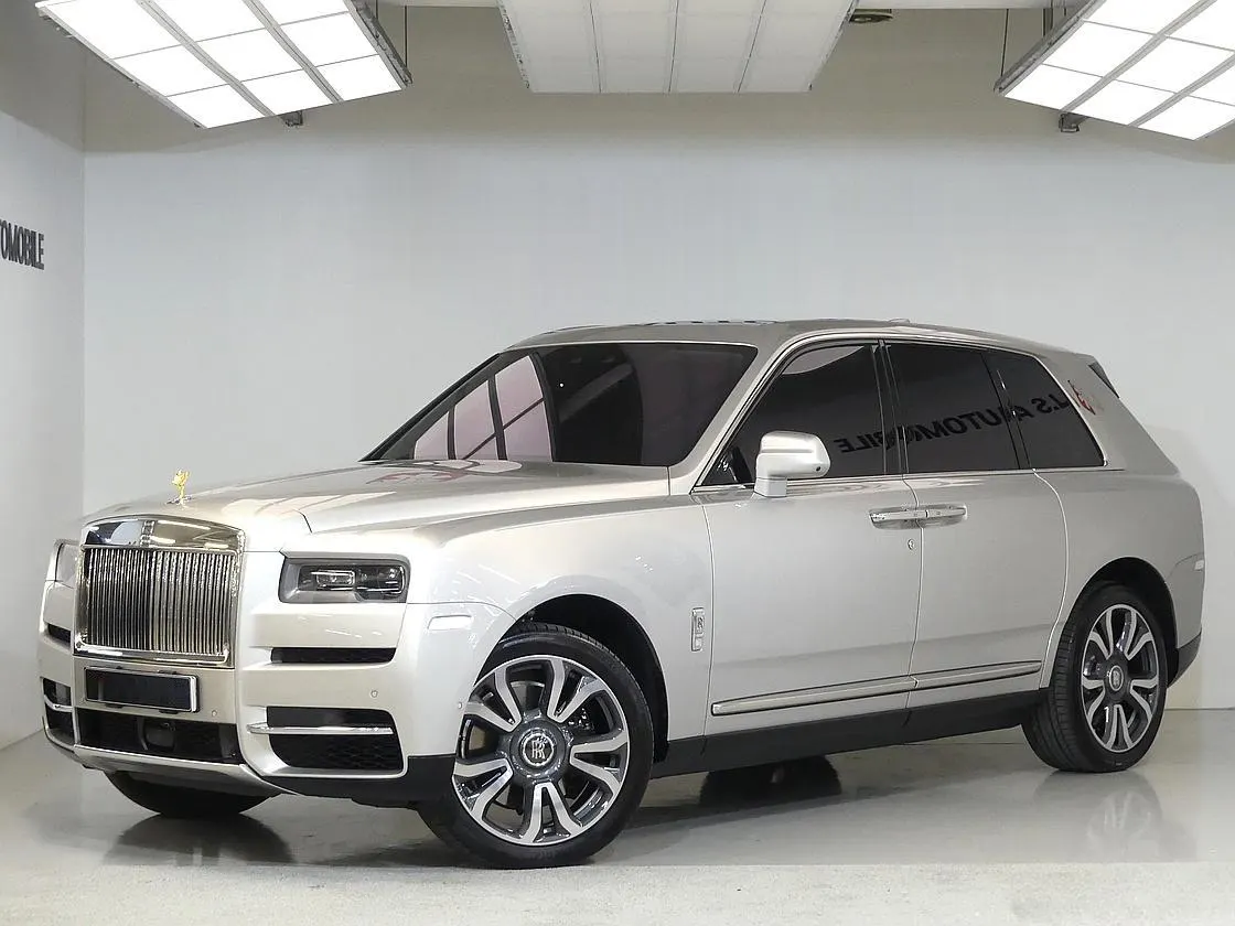 Rolls-Royce Cullinan 6.7 V12 2023 — photo 1 sur 26