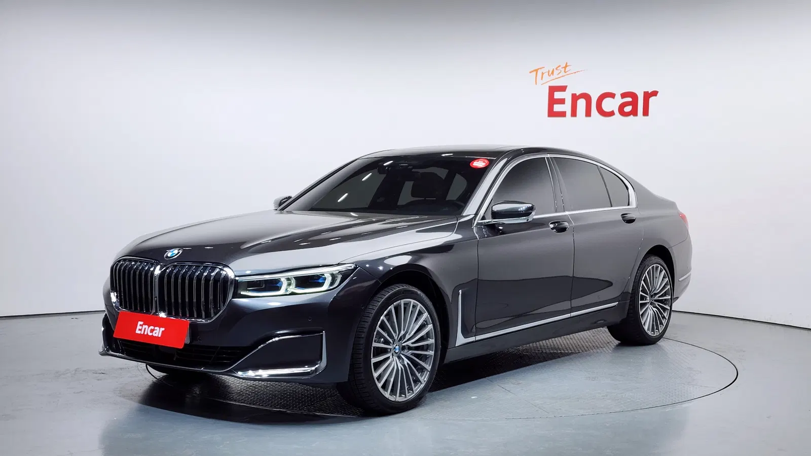 BMW Série 7 (G11) 730d xDrive Design Pure Excellence 2022 — photo 1 sur 20
